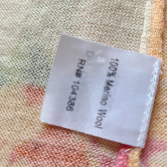 Merino wool floral cardigan - Picture 10 of 11